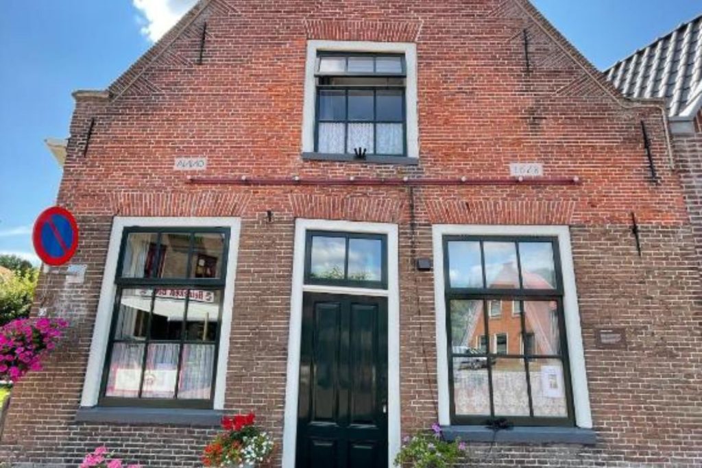 B&B De Scheve Deur Vollenhove buiten