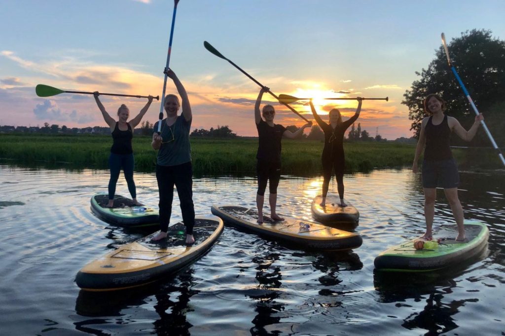 Het Schapenschuurtje Theetuin en suppen in de polder op water